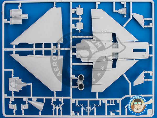 Image 2: 100 Years RAF: Eurofighter Typhoon | Airplane kit in 1/72 scale manufactured by Revell (ref. 03900)
