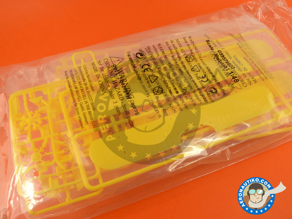 Image 2: Stearman PT-17 Kaydet | Airplane kit in 1/48 scale manufactured by Revell (ref. REV03957)