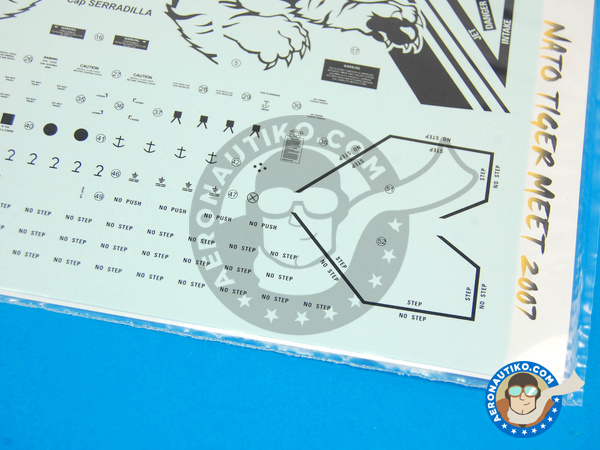 Image 6: McDonnell Douglas F/A-18 Hornet A |  en escala 1/32 fabricado por Series Españolas (ref. SE2832)