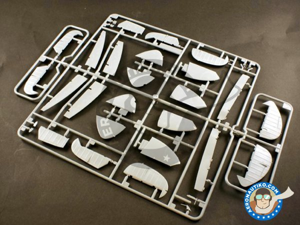 Image 1: Supermarine Spitfire Mk.VIII | Airplane kit in 1/32 scale manufactured by Tamiya (ref. 60320)