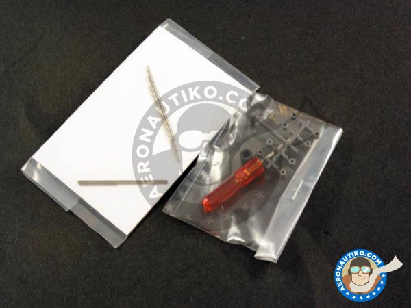 Image 5: Supermarine Spitfire Mk.VIII | Airplane kit in 1/32 scale manufactured by Tamiya (ref. 60320)