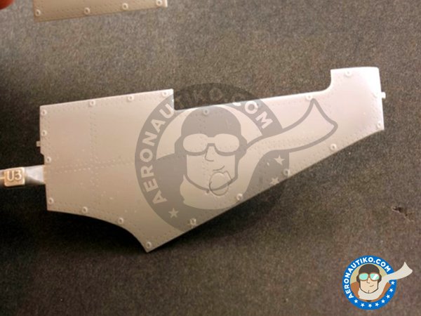 Image 9: Supermarine Spitfire Mk.VIII | Airplane kit in 1/32 scale manufactured by Tamiya (ref. 60320)