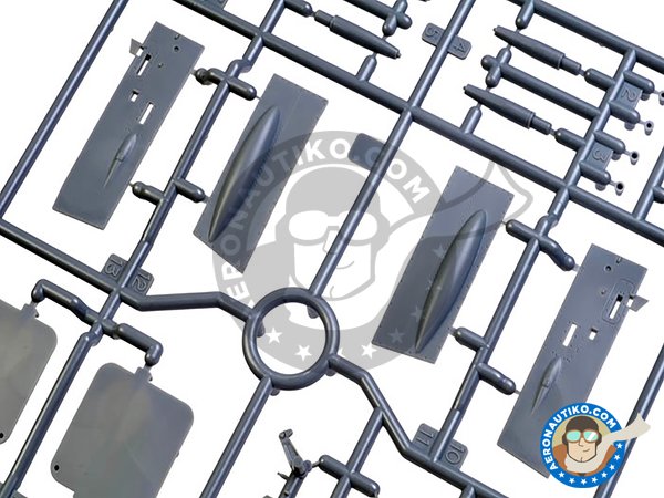 Image 3: Supermarine Spitfire Mk.XVIe | Airplane kit in 1/32 scale manufactured by Tamiya (ref. 60321)