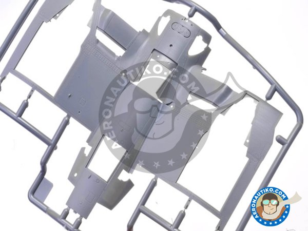 Image 3: Vought F4U-1D Corsair | Airplane kit in 1/32 scale manufactured by Tamiya (ref. 60327)