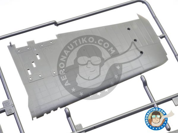 Image 4: Vought F4U-1D Corsair | Airplane kit in 1/32 scale manufactured by Tamiya (ref. 60327)