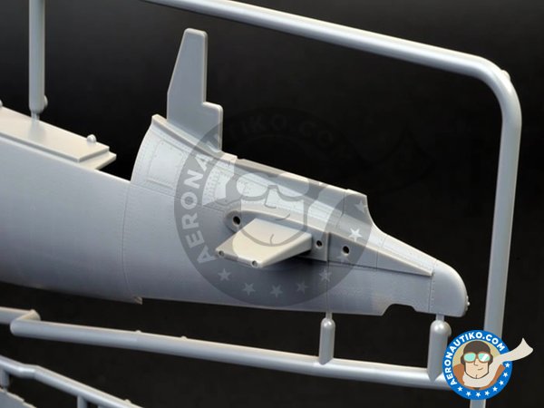 Image 12: Vought F4U-1D Corsair | Airplane kit in 1/32 scale manufactured by Tamiya (ref. 60327)
