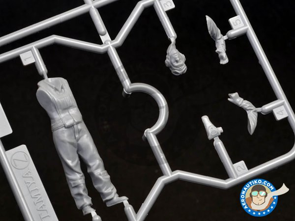 Image 13: Vought F4U-1D Corsair | Airplane kit in 1/32 scale manufactured by Tamiya (ref. 60327)