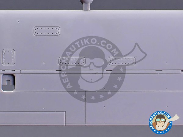 Image 1: Lockheed P-38 F/G Lightning Aircraft Series No.120 | Airplane kit in 1/48 scale manufactured by Tamiya (ref. 61120)