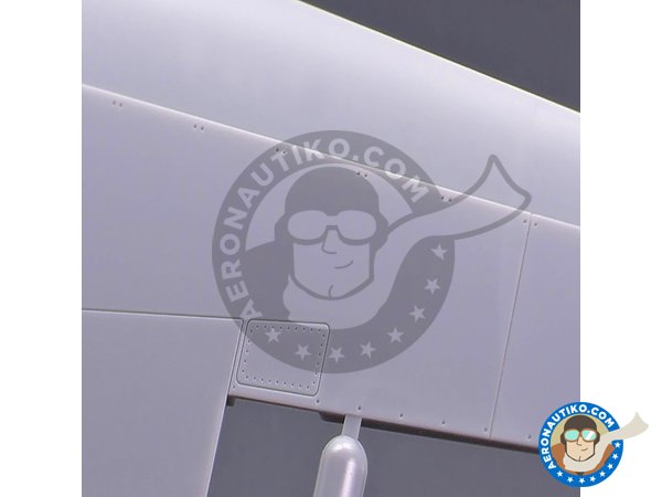 Image 3: Lockheed P-38 F/G Lightning Aircraft Series No.120 | Airplane kit in 1/48 scale manufactured by Tamiya (ref. 61120)