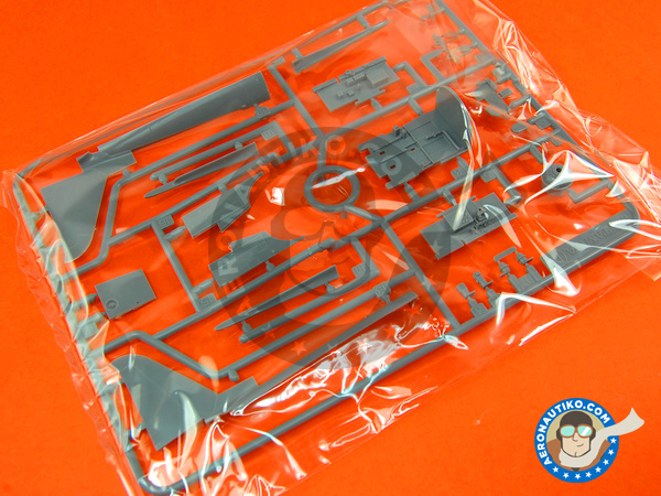 Image 7: Republic P-47 Thunderbolt M | Airplane kit in 1/48 scale manufactured by Tamiya (ref. TAM61096)