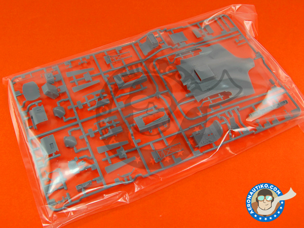 Image 5: Ilyushin IL-2 Shturmovik IL-2M3 | Airplane kit in 1/48 scale manufactured by Tamiya (ref. TAM61113)