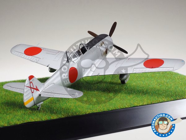 Image 2: Nakajima KI84IA "Hayate" (Frank) & Kurogane (Scenery set) | Airplane kit in 1/48 scale manufactured by Tamiya (ref. TAM61116)