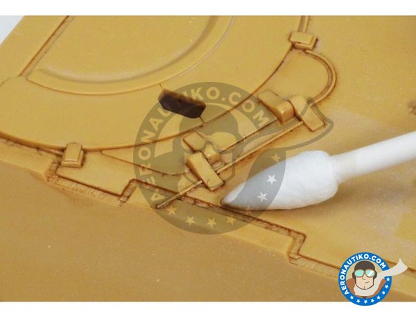 Image 3: Panel line accent color (brown) | Paint manufactured by Tamiya (ref. TAM87132)