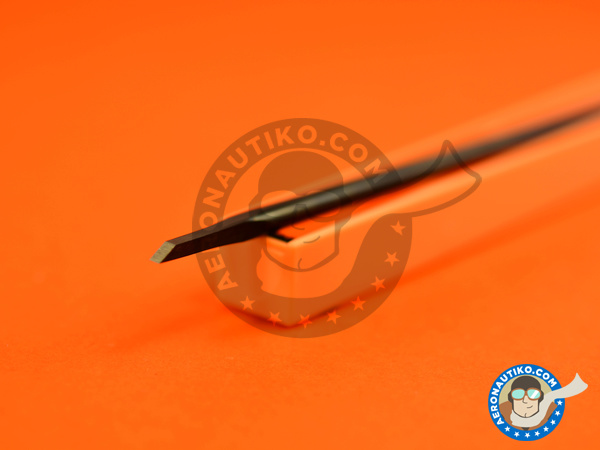 Image 1: Model chisel 2mm wide | Scriber manufactured by Trumpeter (ref. 09924)