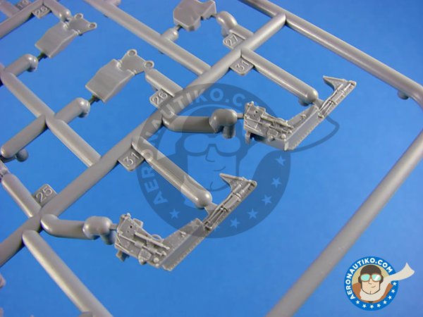 Image 9: F-4S Phantom II || Super Wings Series No.5 | Airplane kit in 1/48 scale manufactured by Zoukei-Mura (ref. SWS48-05)